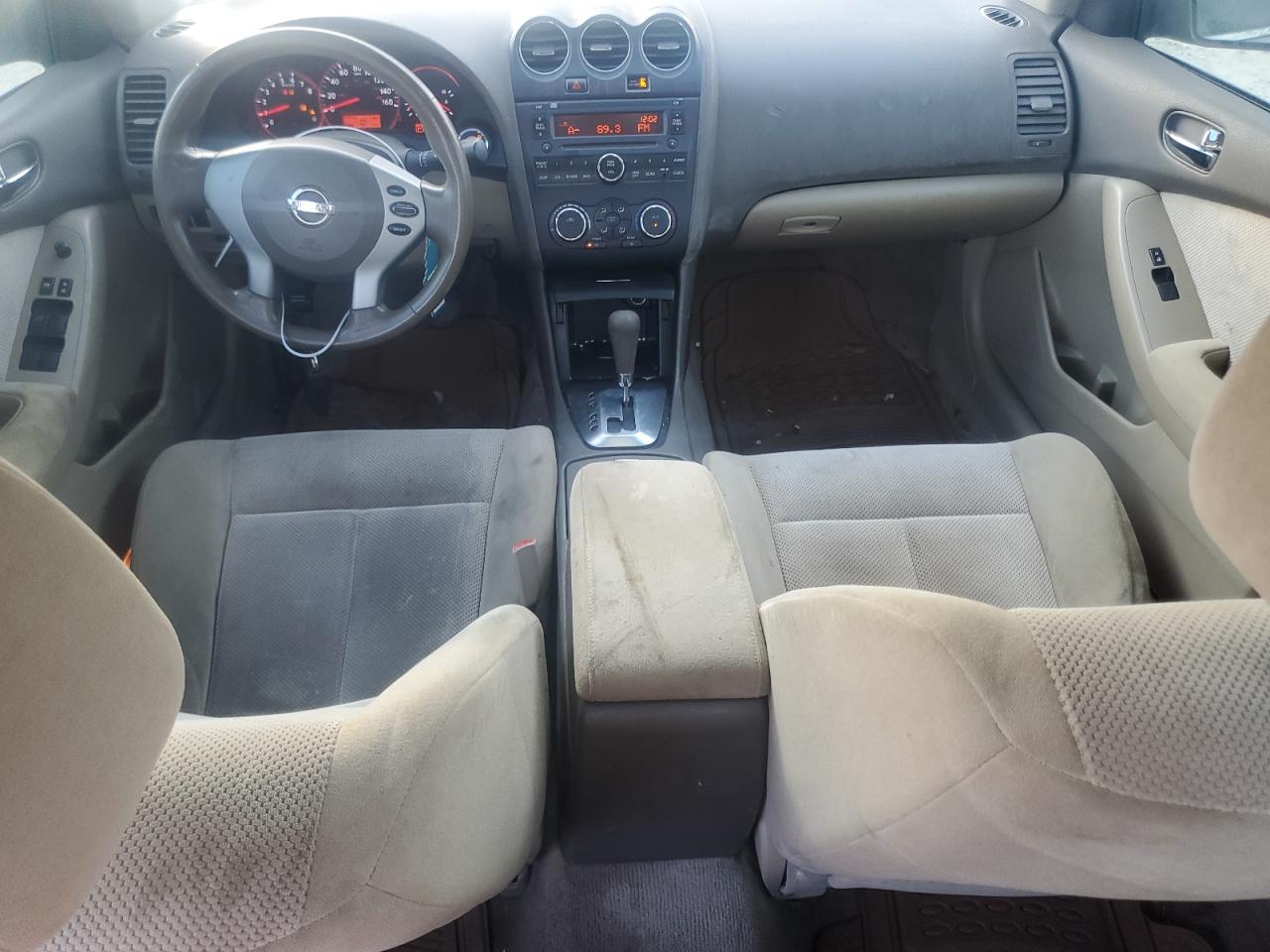 2009 Nissan Altima - Image 8