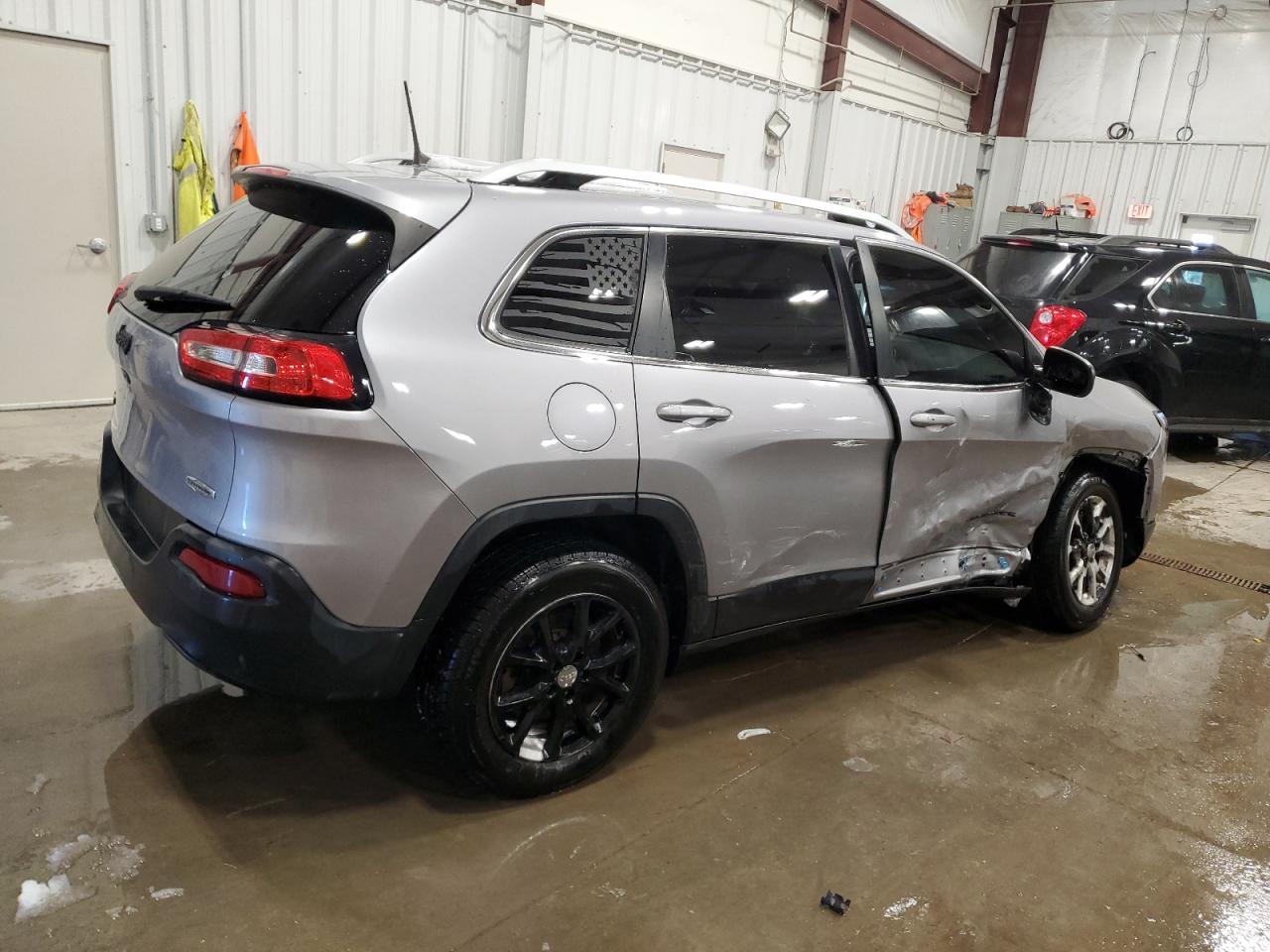 2017 Jeep Grand Cherokee - Image 3