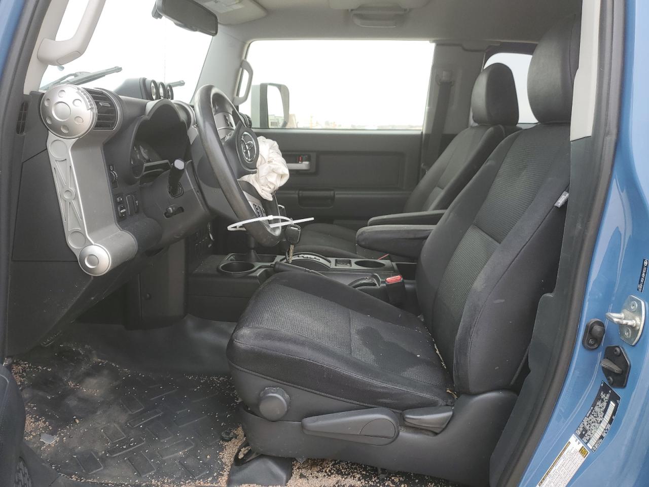 2013 Toyota FJ Cruiser - Image 7