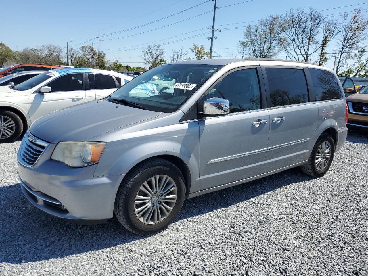 2014 Chrysler Town & Country - Image 1