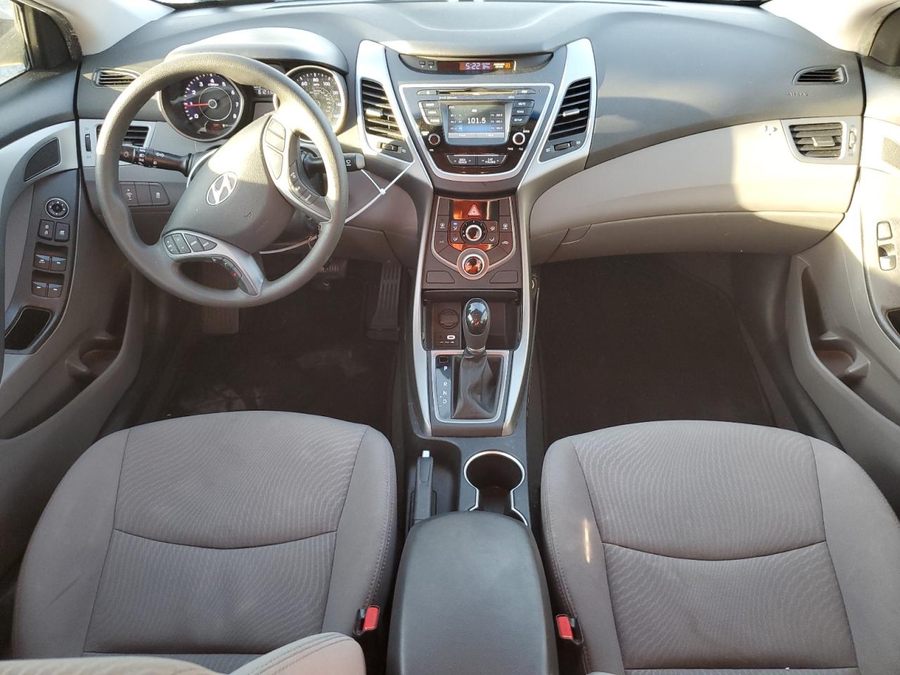 2015 Hyundai Elantra - Image 8
