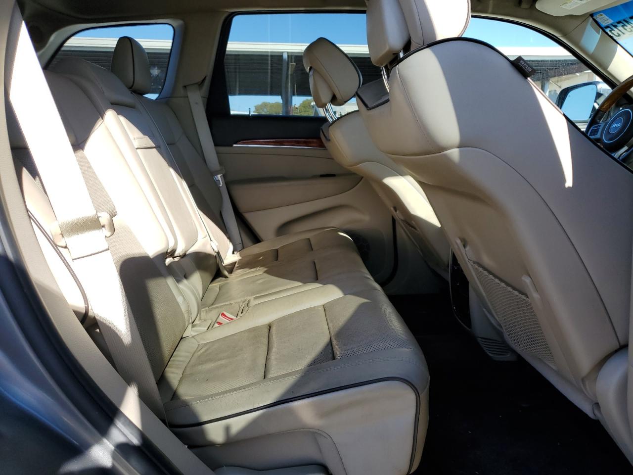 2013 Jeep Grand Cherokee - Image 10