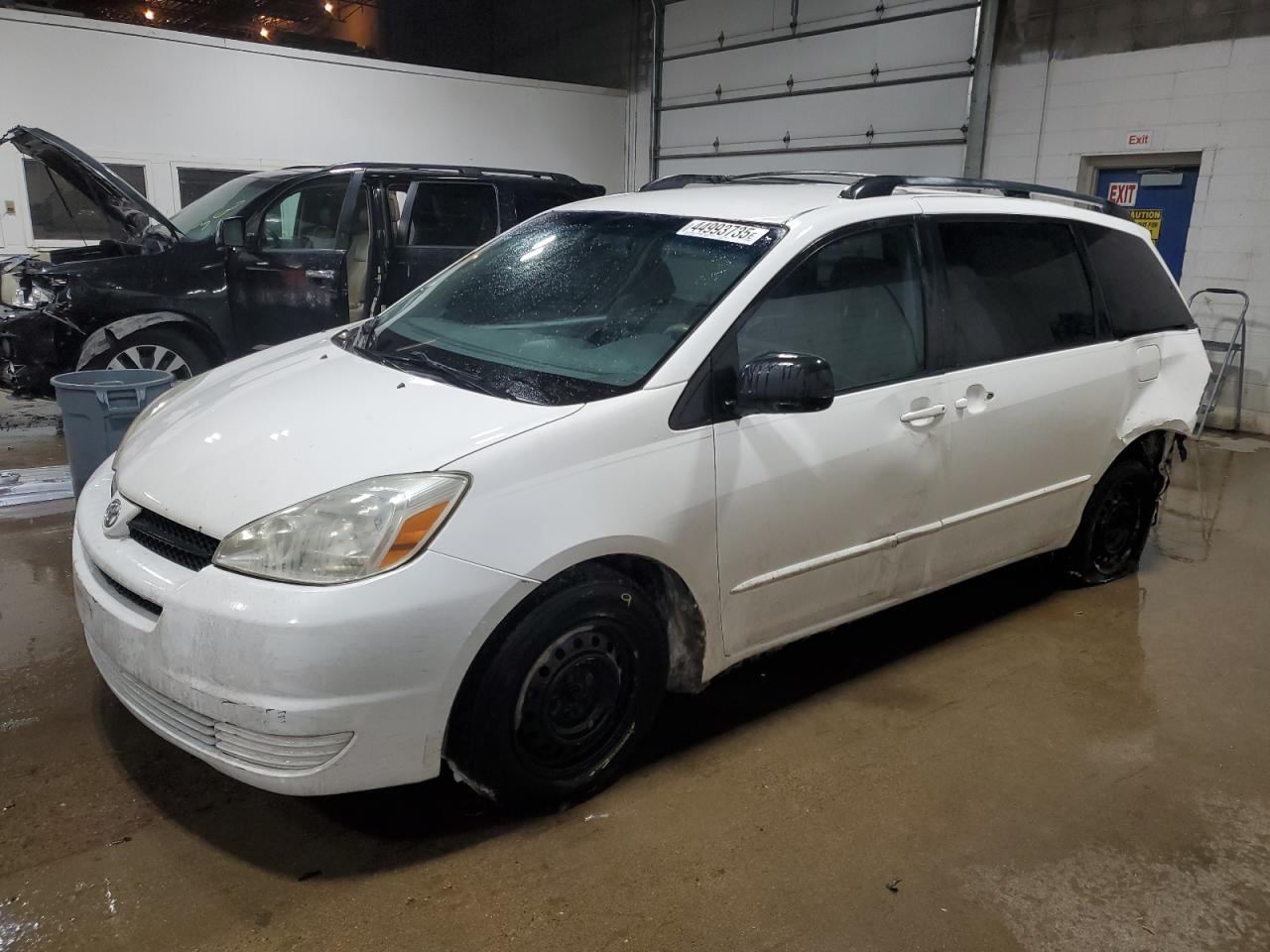 2005 Toyota Sienna - Image 1