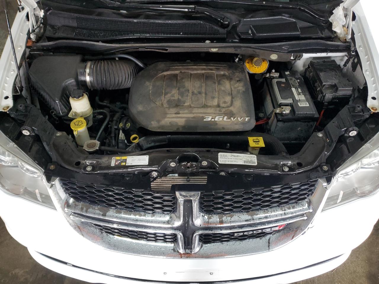 2017 Dodge Caravan - Image 12