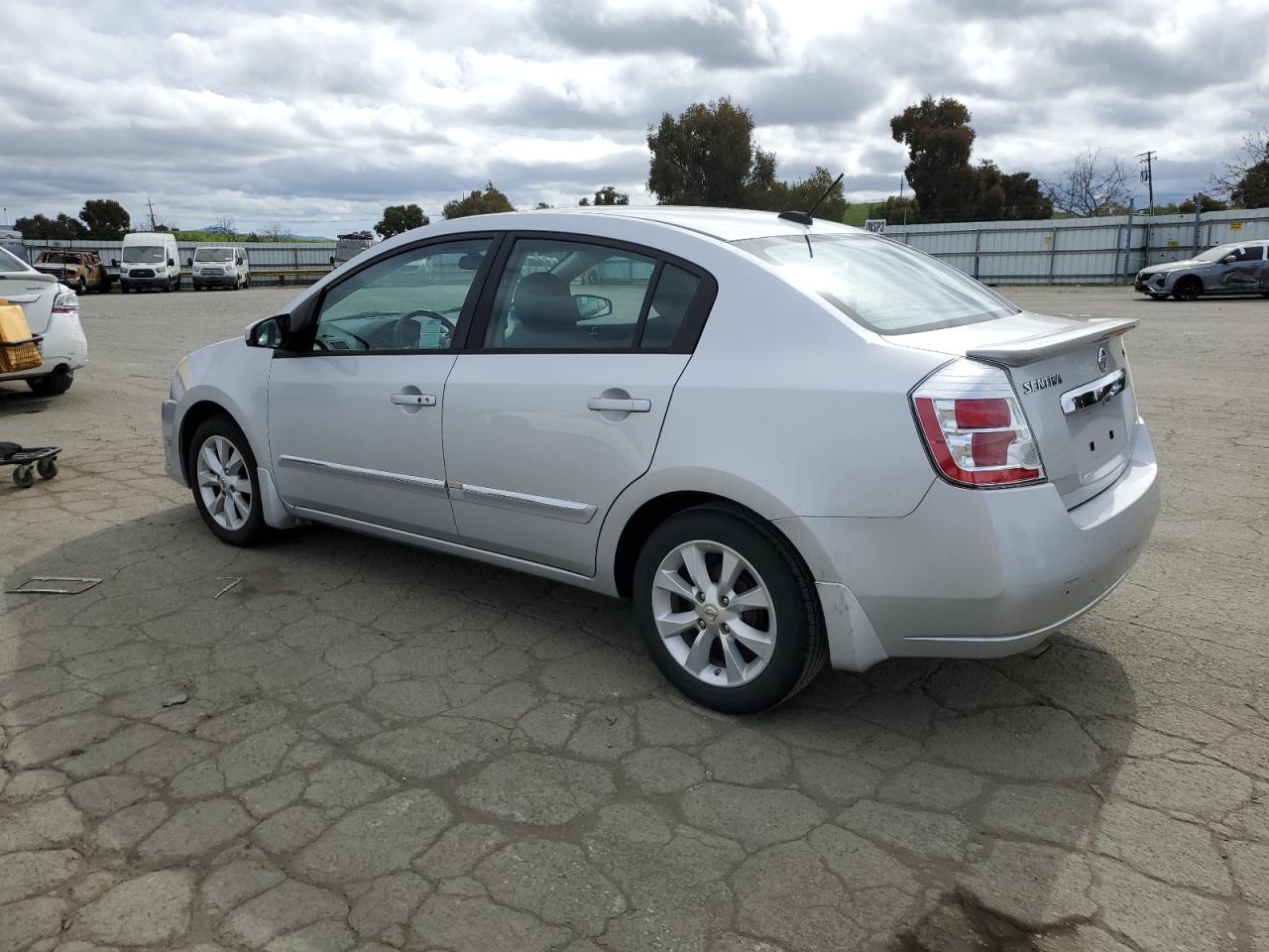 2011 Nissan Sentra - Image 2