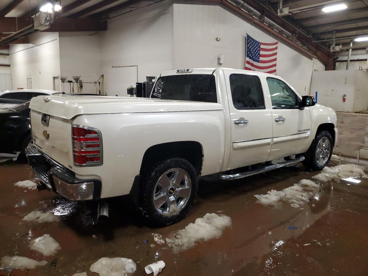 2011 Chevrolet Silverado - Image 3
