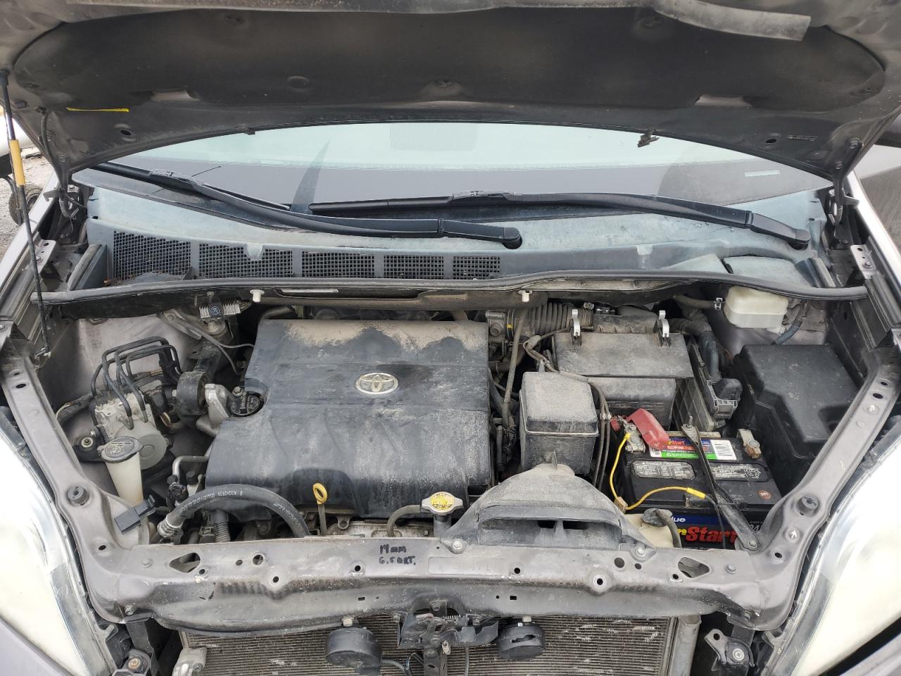 2013 Toyota Sienna - Image 12