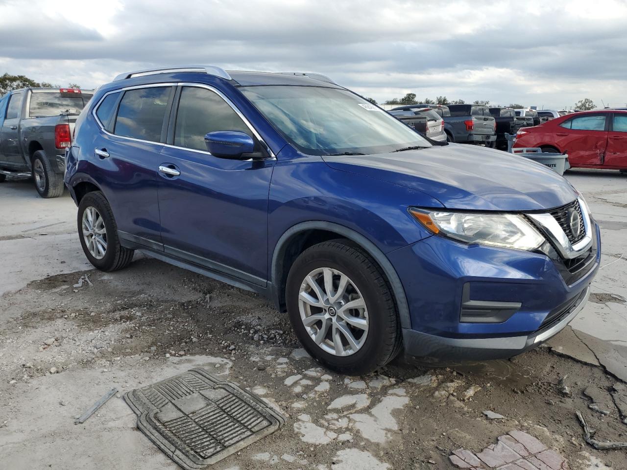 2018 Nissan Rogue - Image 4