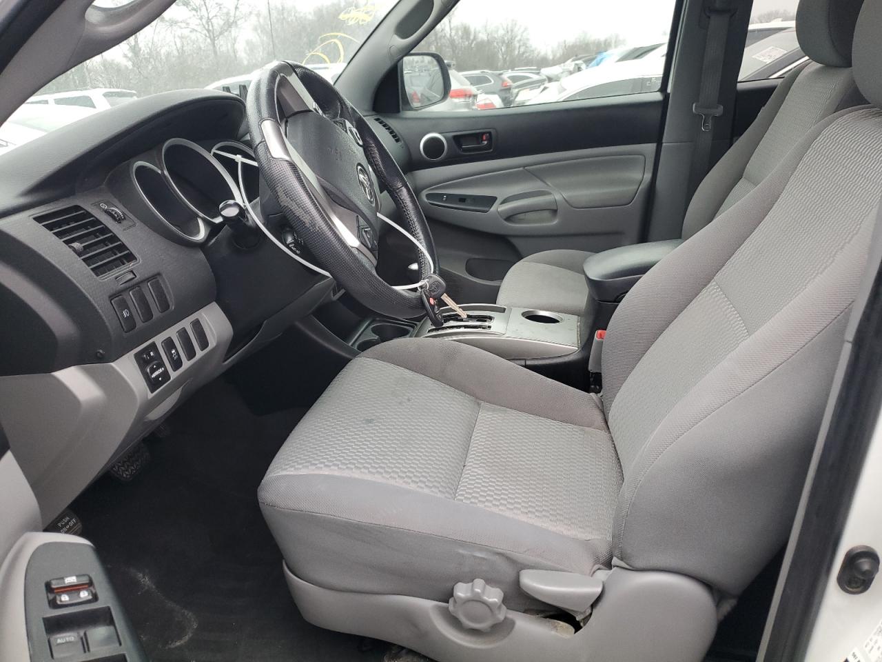 2015 Toyota Tacoma - Image 7