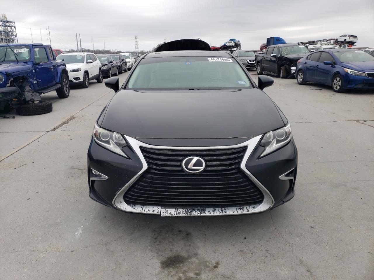 2016 Lexus ES - Image 5