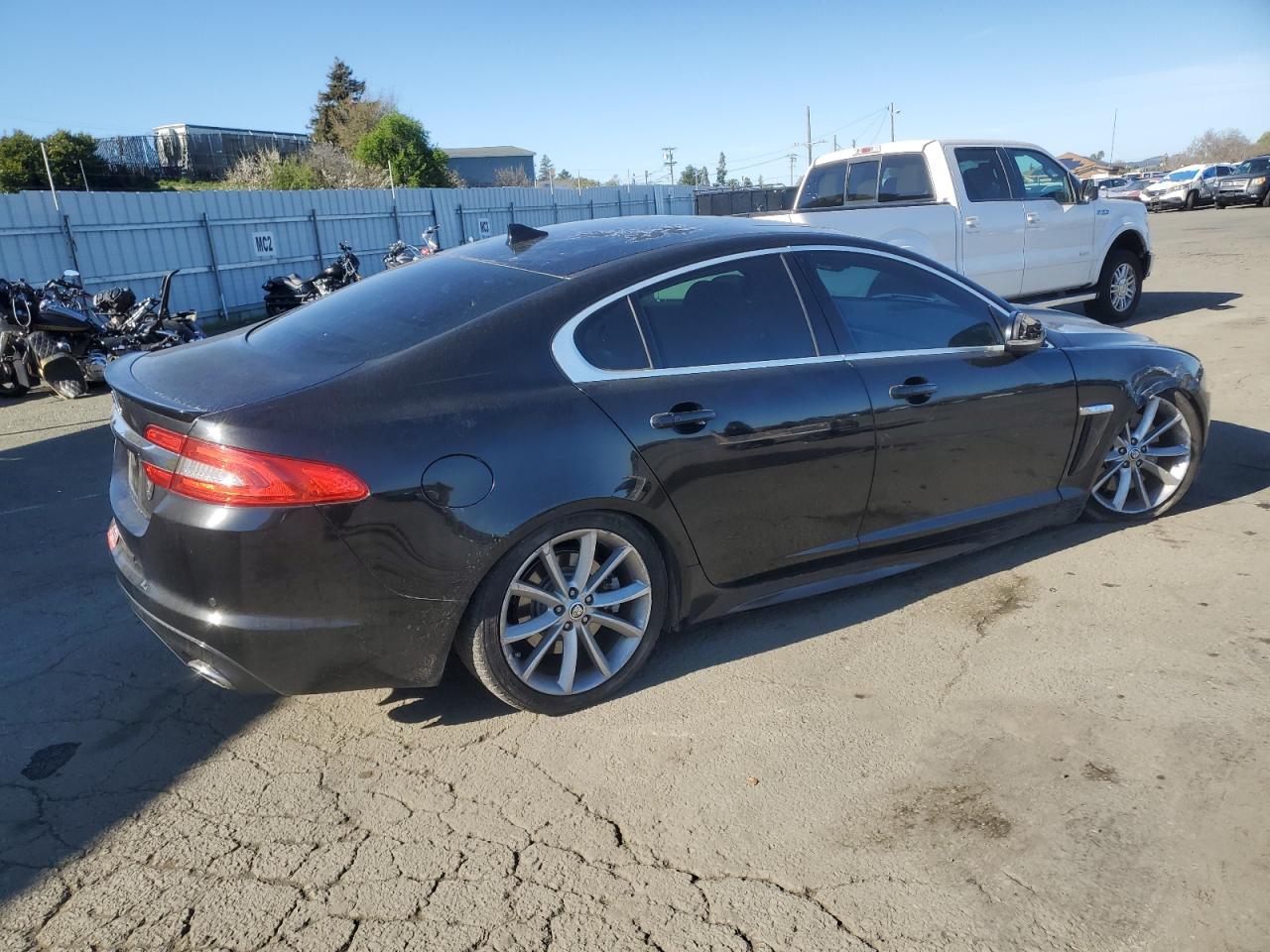 2013 Jaguar XF - Image 3