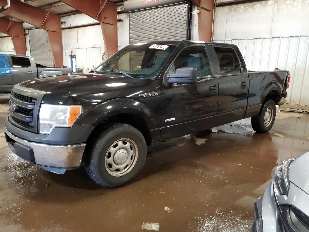 2013 Ford F150 Supercrew იყიდება Lansing-ში, MI - Rear End