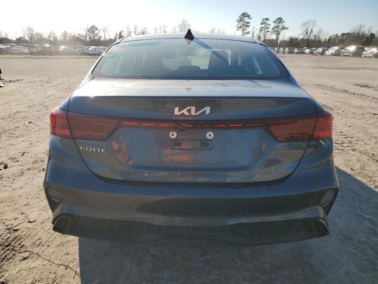 2022 Kia Forte - Image 6