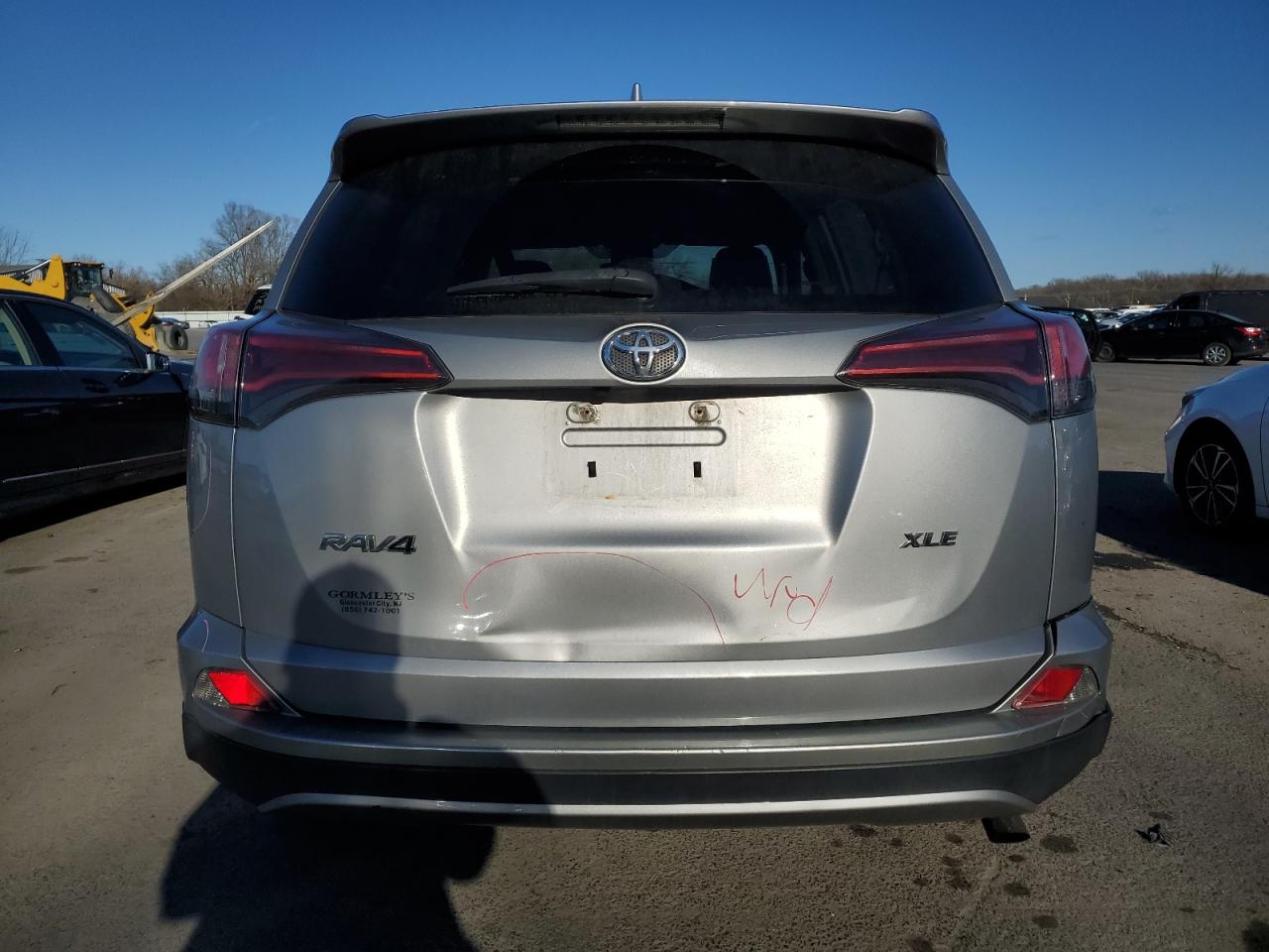 2018 Toyota RAV 4 - Image 6