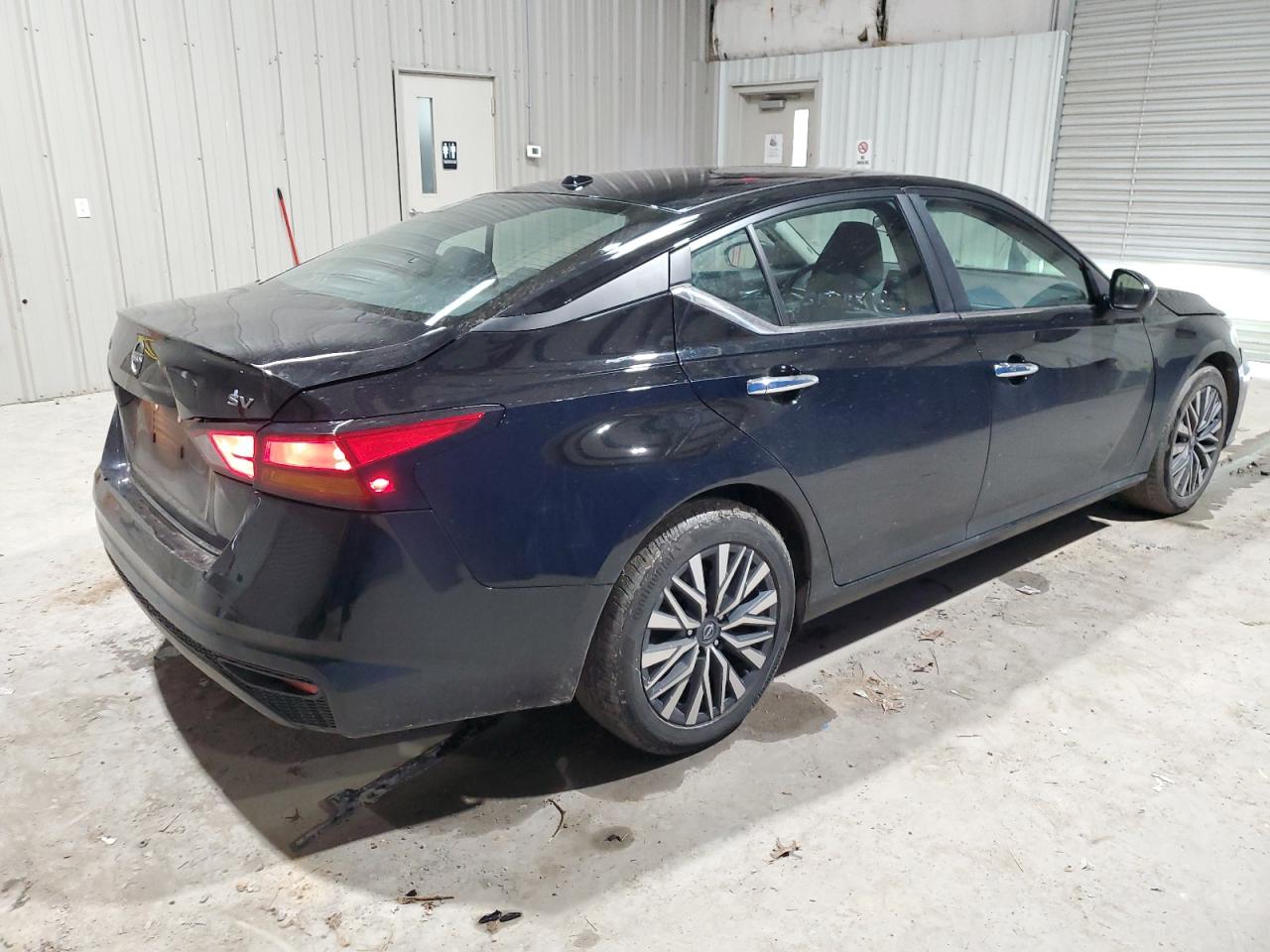 2024 Nissan Altima - Image 3