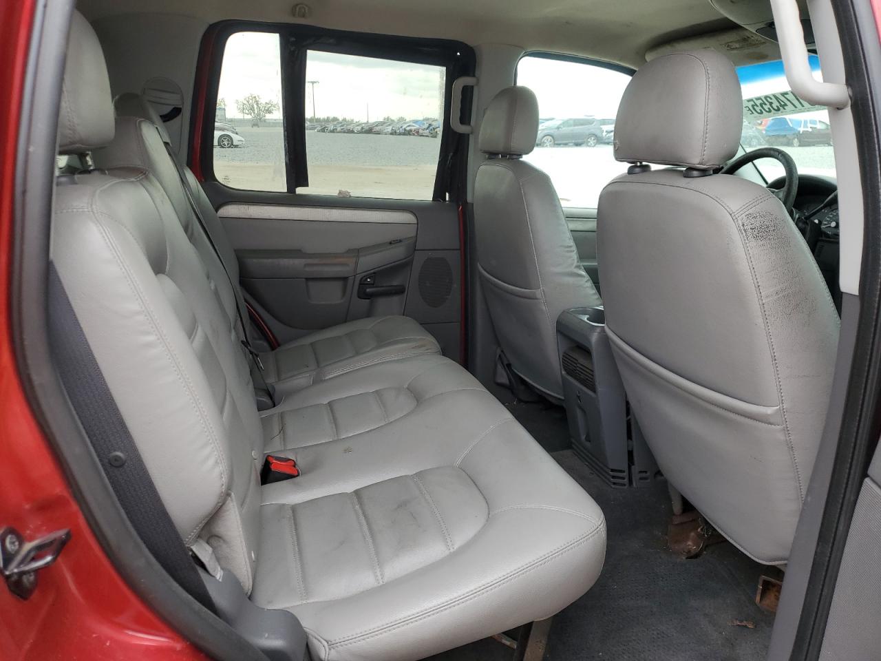 2005 Ford Explorer - Image 11