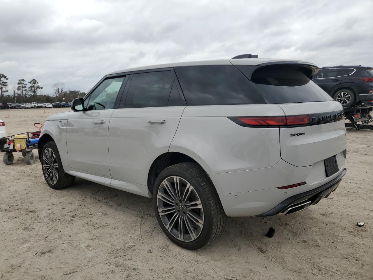 2024 Land Rover Range Rover - Image 2