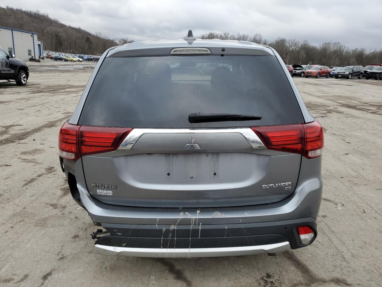 2017 Mitsubishi Outlander - Image 6