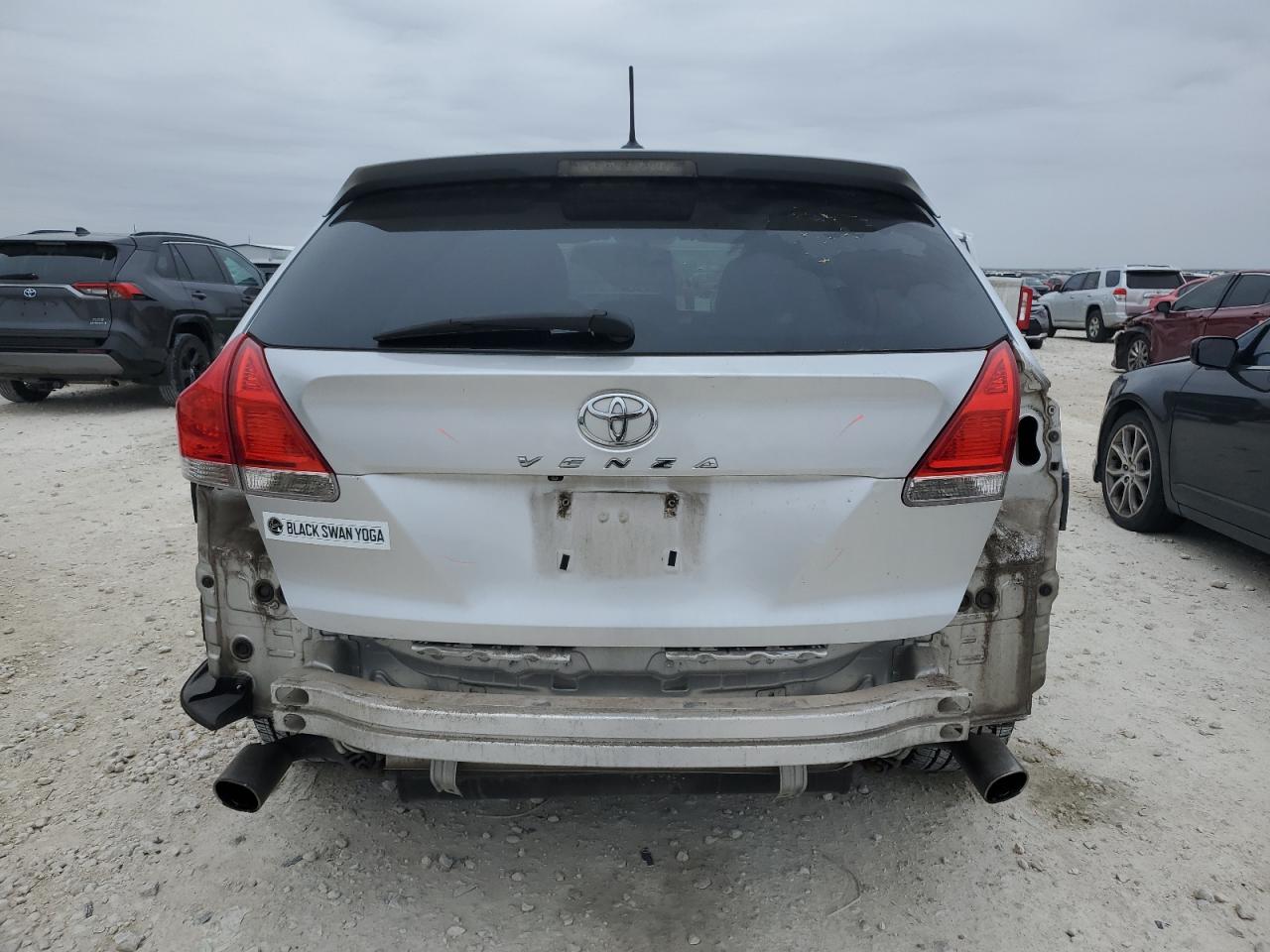 2010 Toyota Venza - Image 6