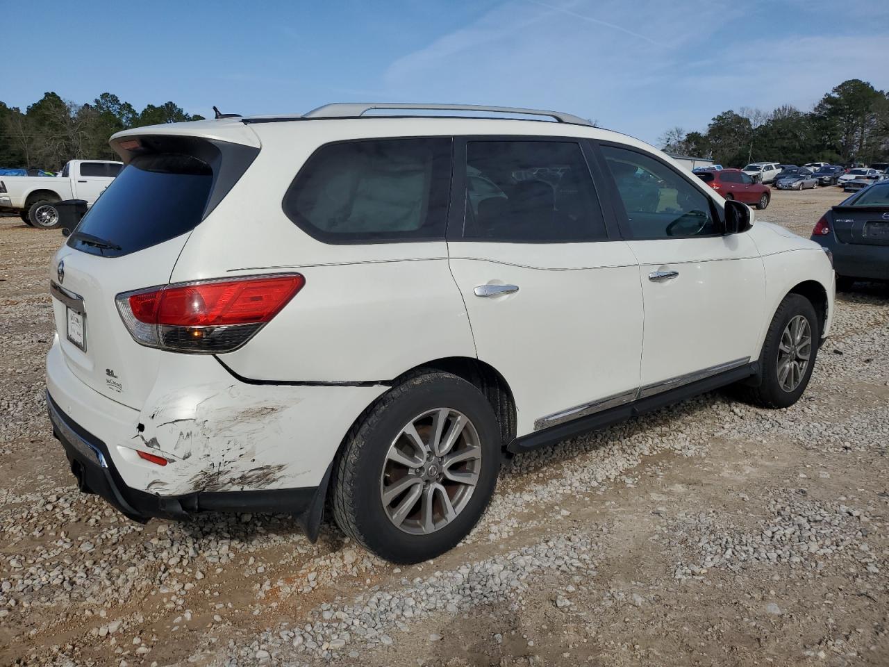 2013 Nissan Pathfinder - Image 3