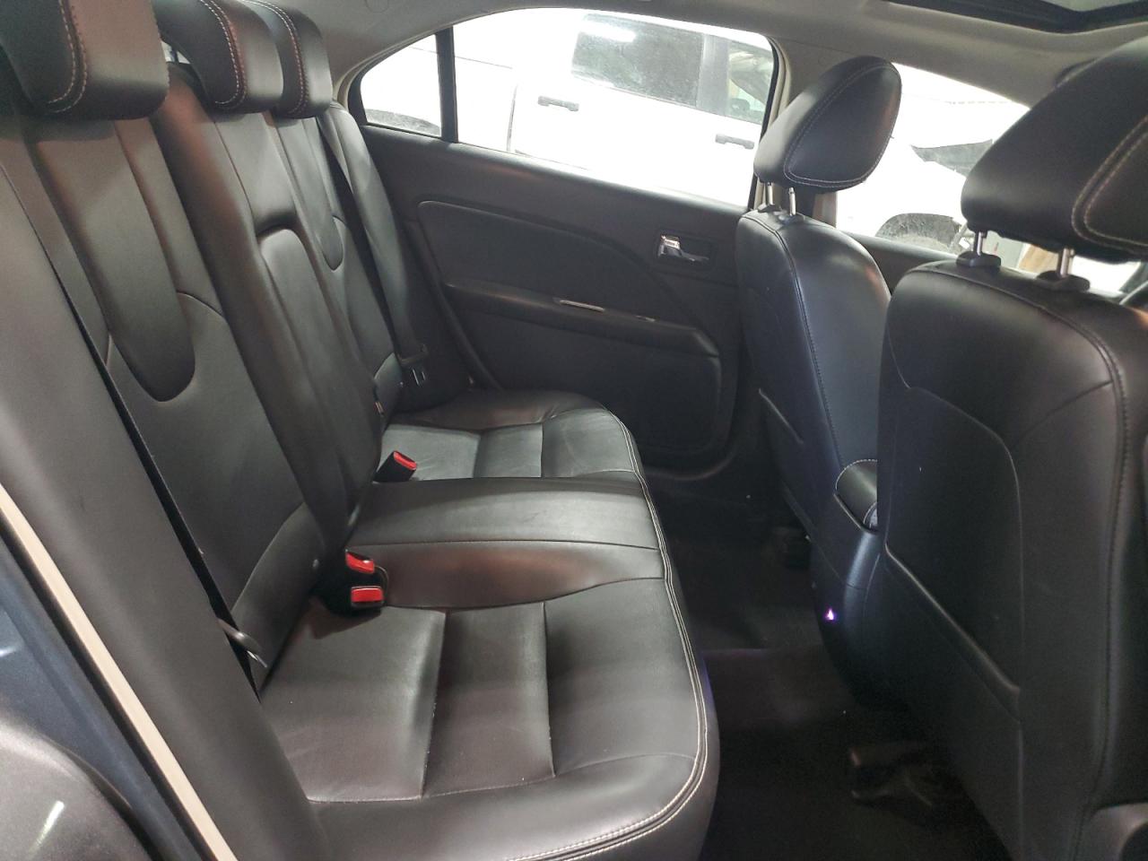 2010 Ford Fusion - Image 10