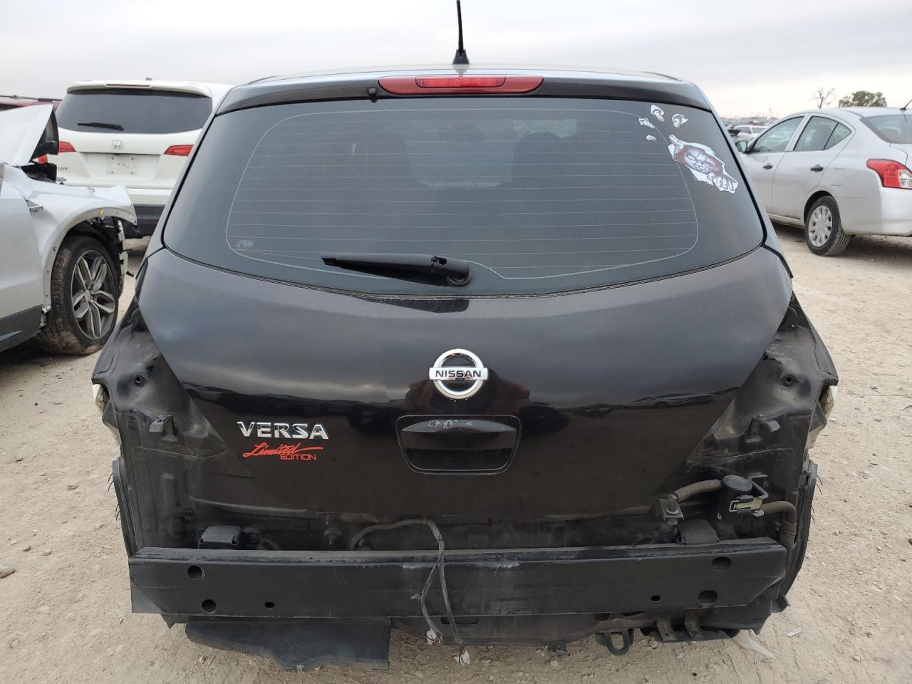 2011 Nissan Versa - Image 6