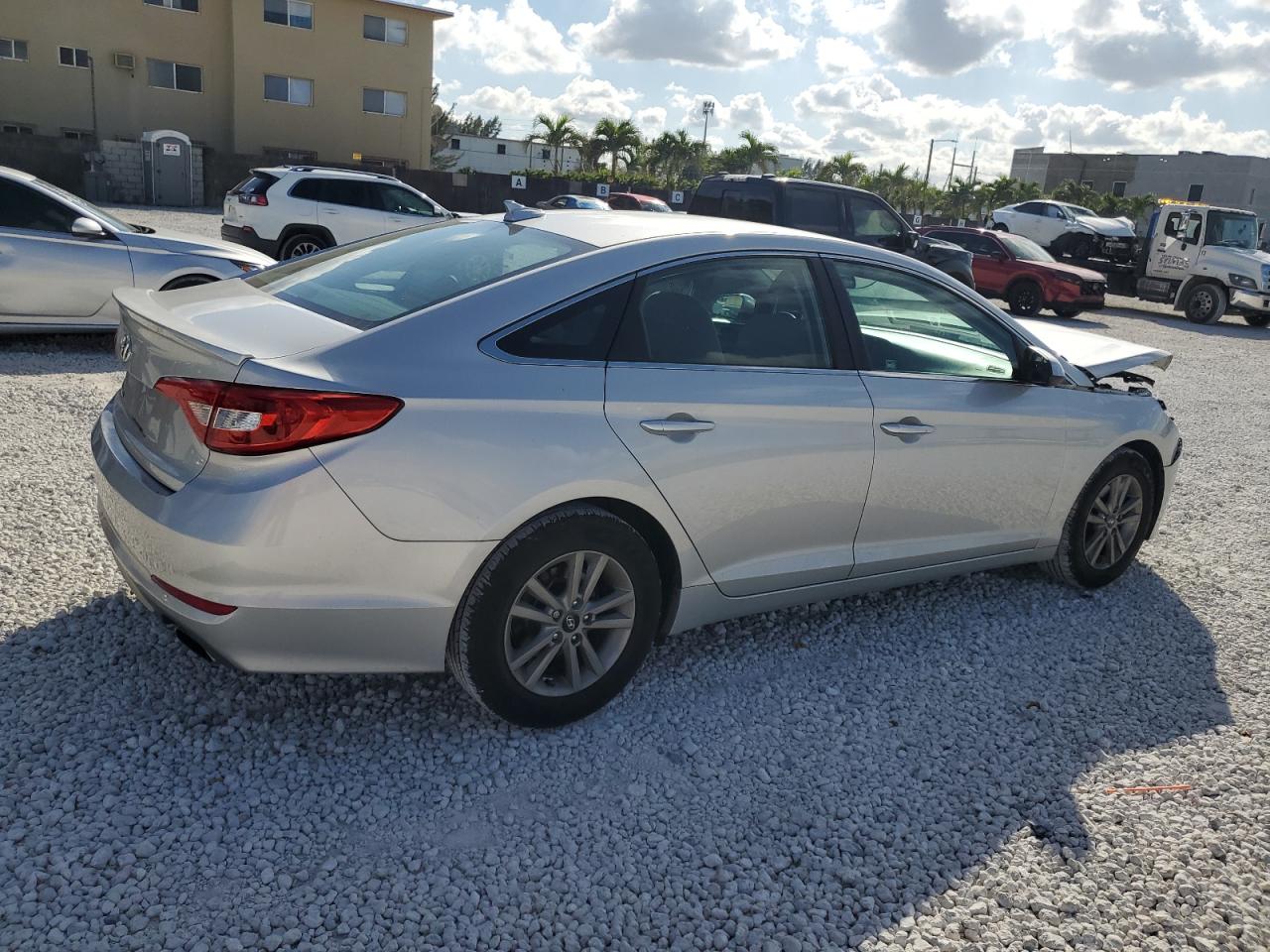 2015 Hyundai Sonata - Image 3