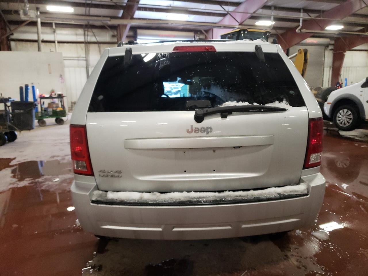 2010 Jeep Grand Cherokee - Image 6