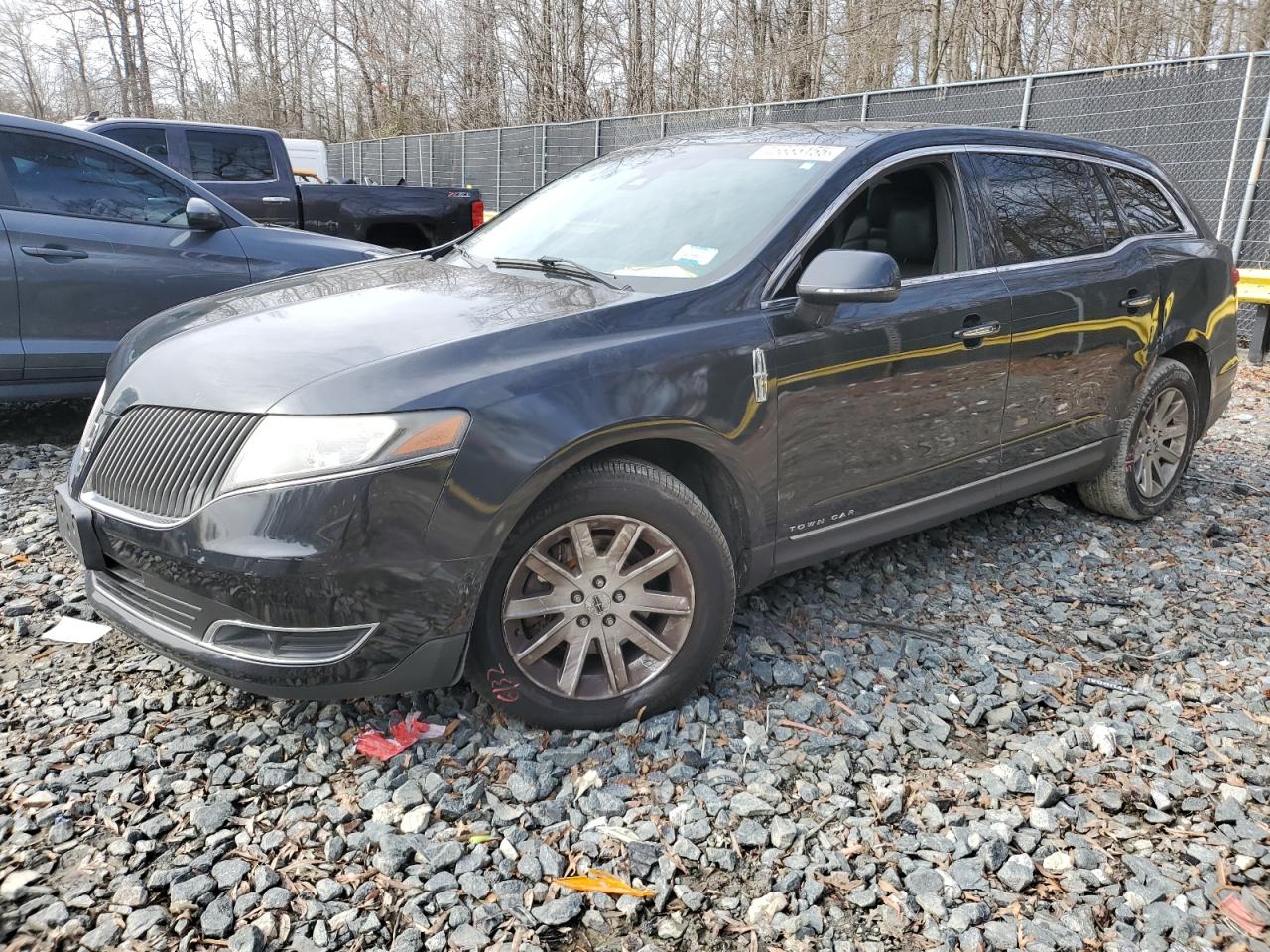 2014 Lincoln MKT - Image 1