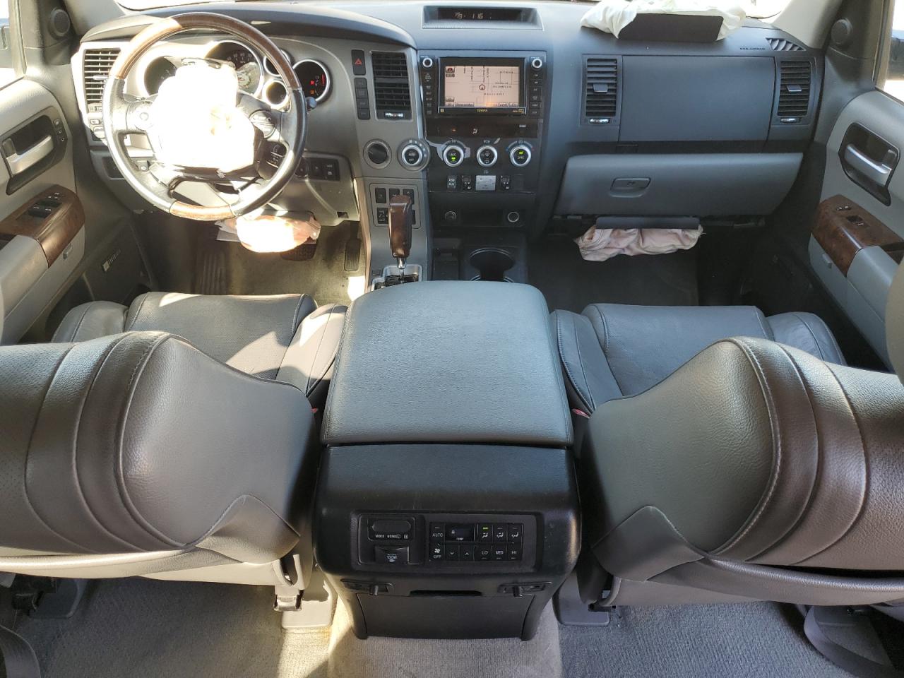 2010 Toyota Sequoia - Image 8