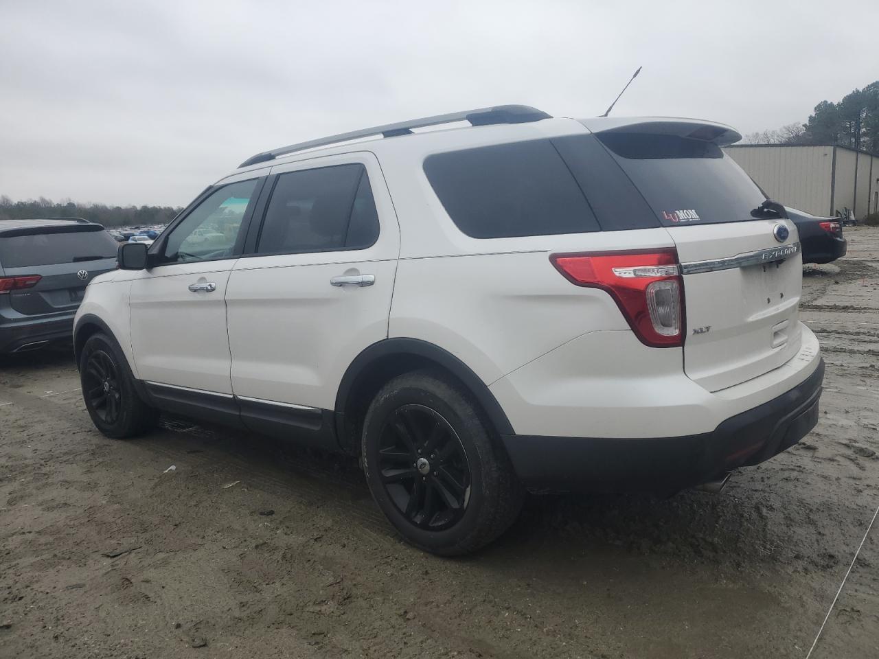 2011 Ford Explorer - Image 2