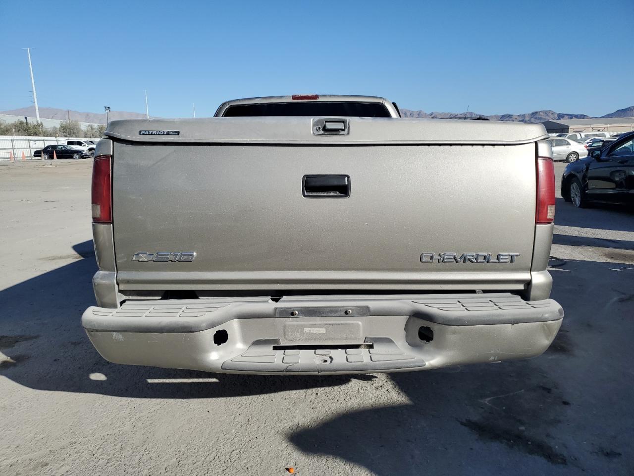 2002 Chevrolet S-10 Pickup - Image 6