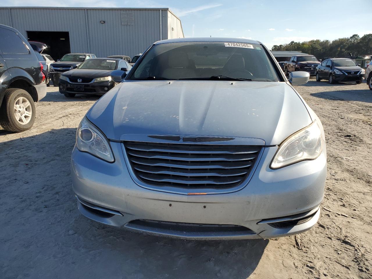 2012 Chrysler 200 - Image 5