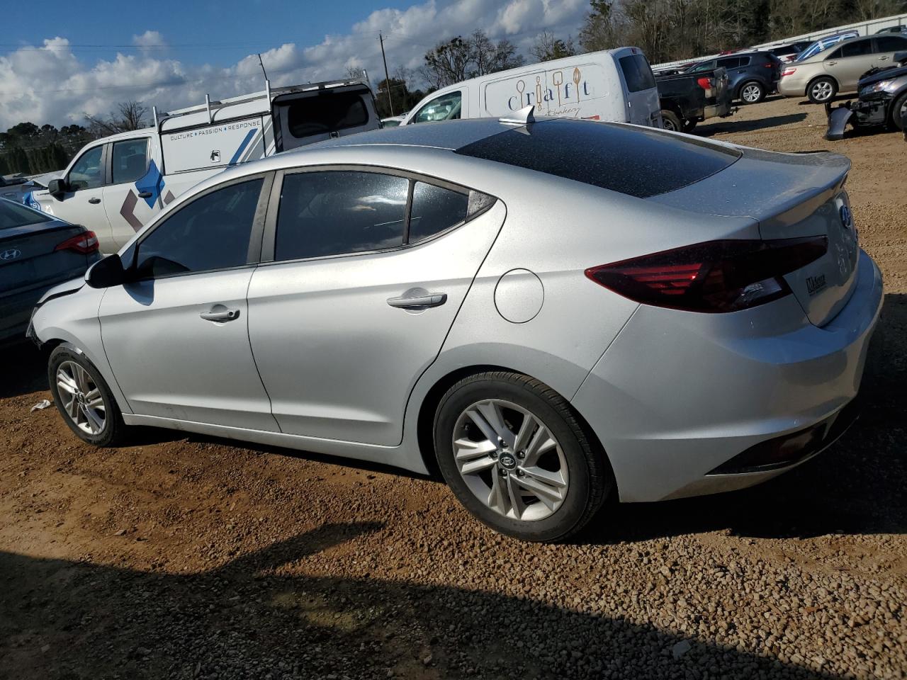 2019 Hyundai Elantra - Image 2