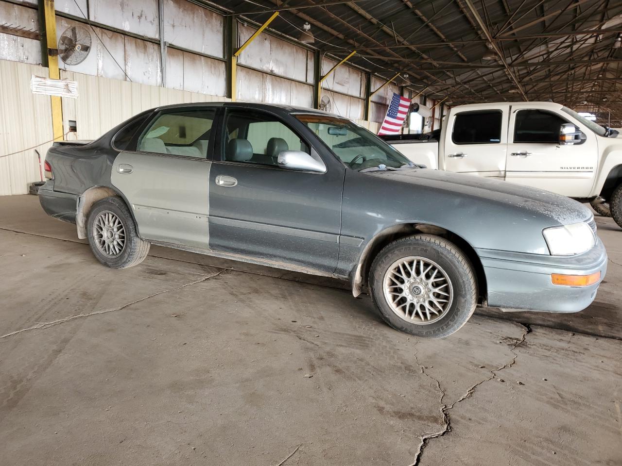 1997 Toyota Avalon - Image 4
