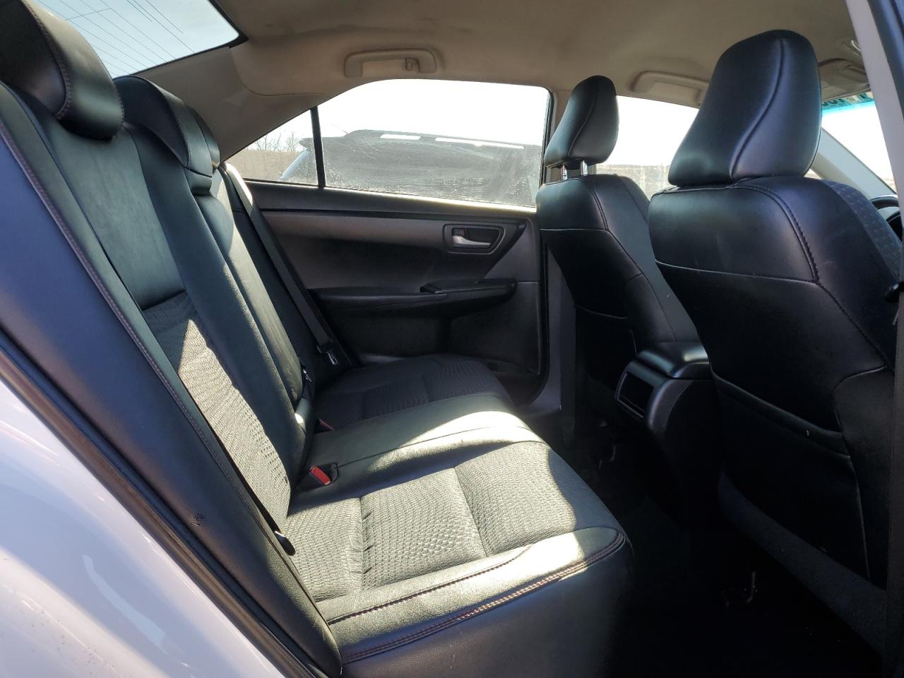 2015 Toyota Camry - Image 10