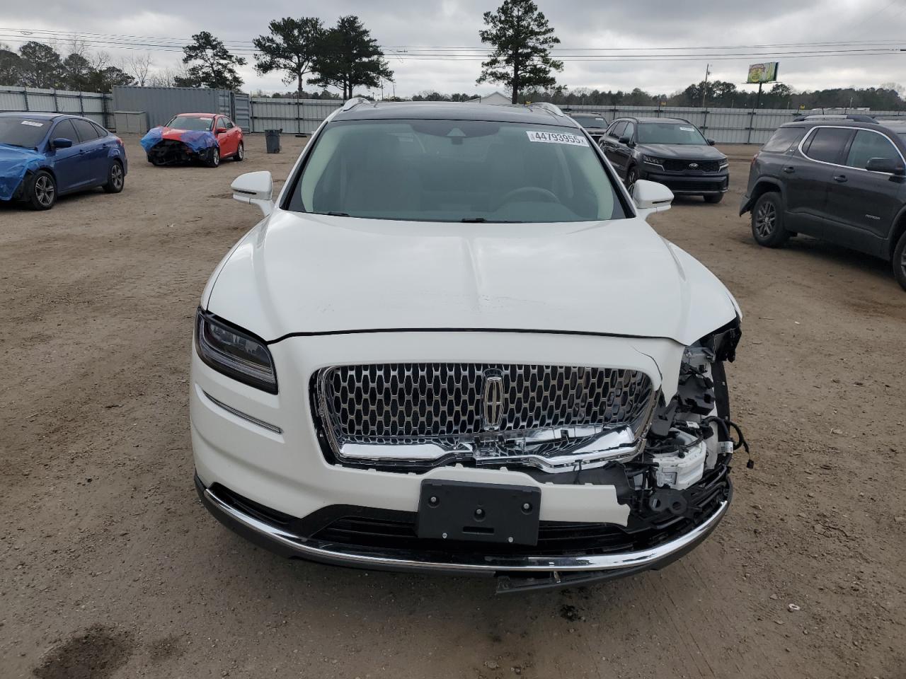 2022 Lincoln Nautilus - Image 5