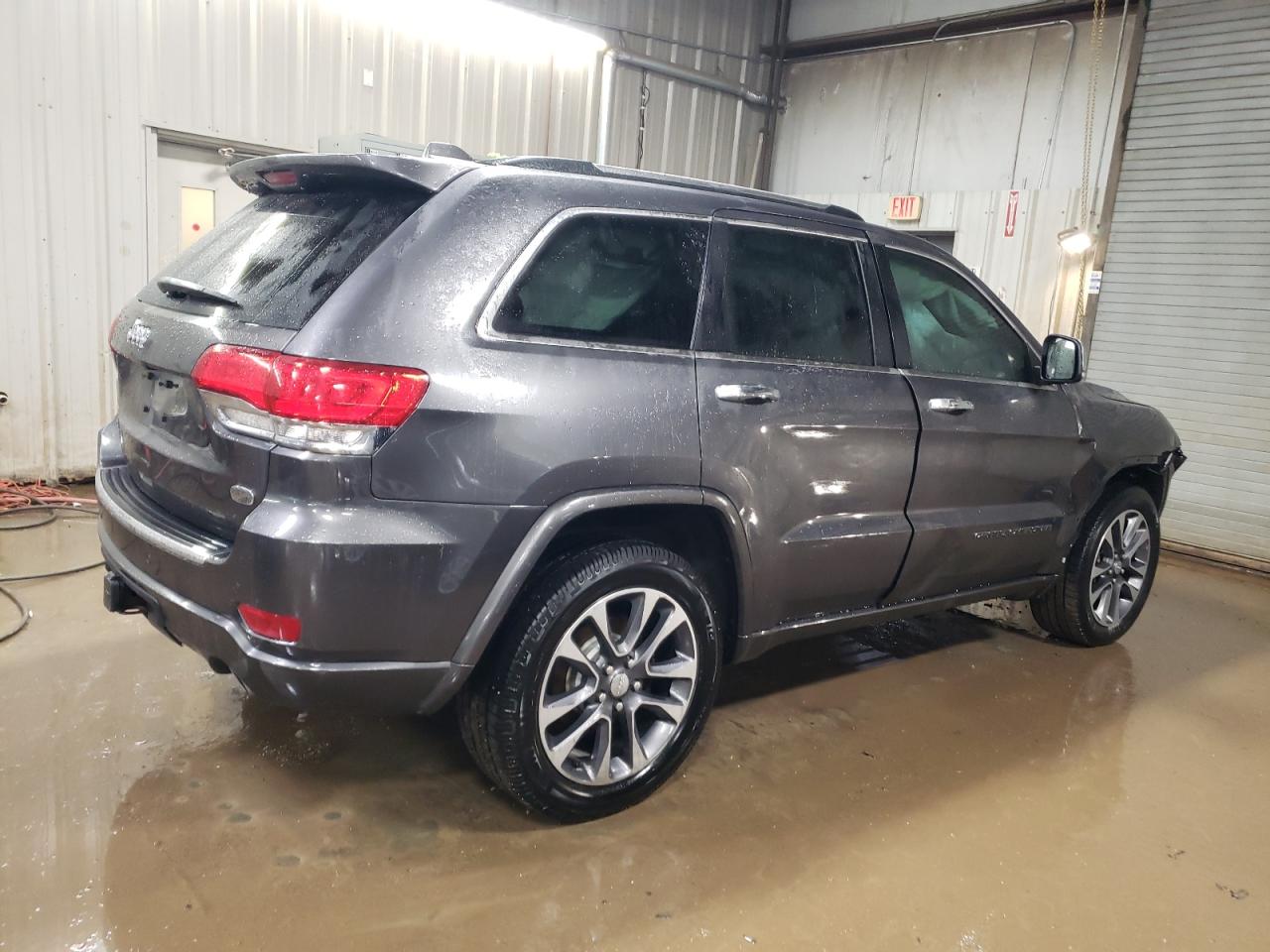 2017 Jeep Grand Cherokee - Image 3