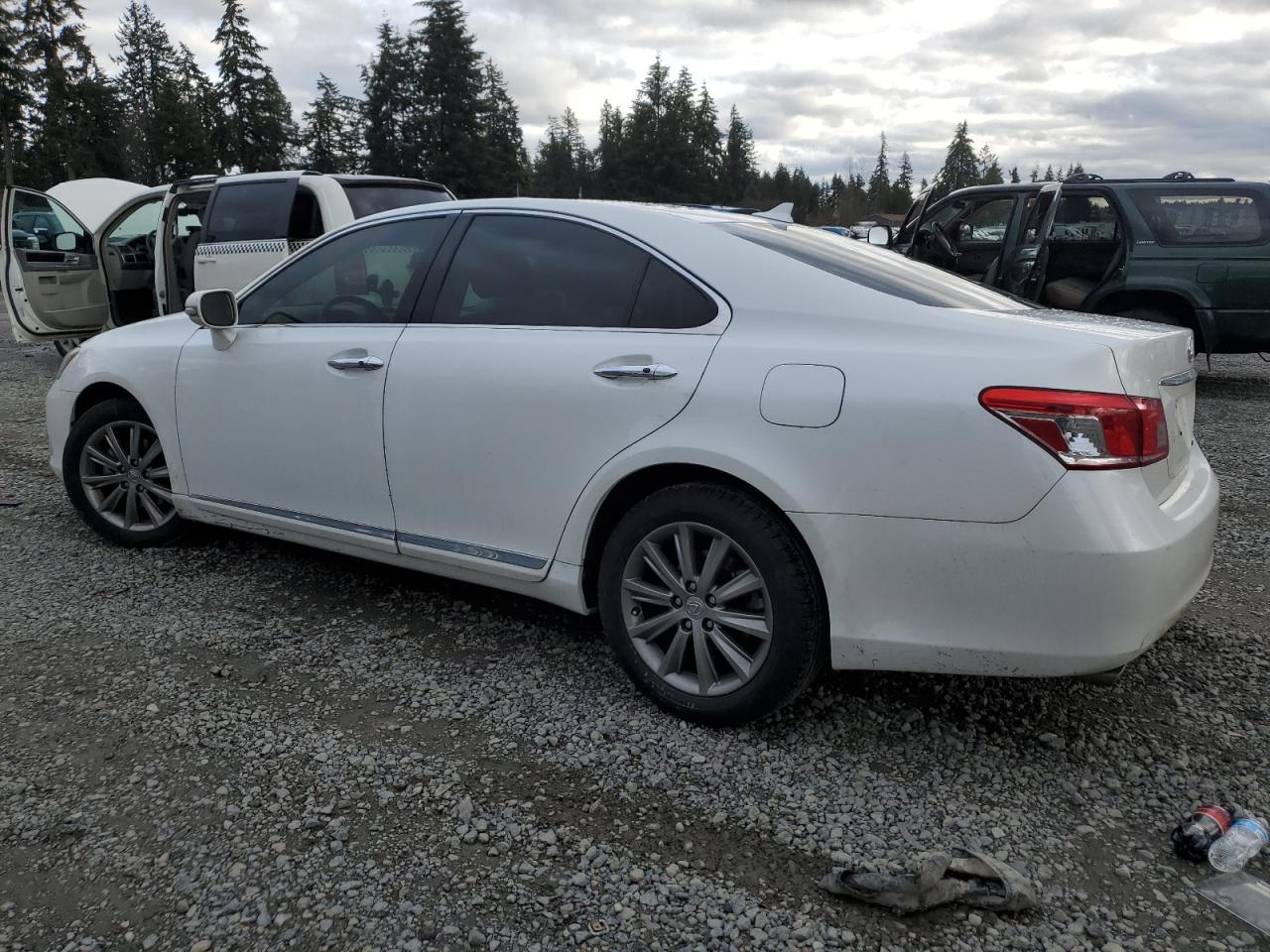 2012 Lexus ES - Image 2