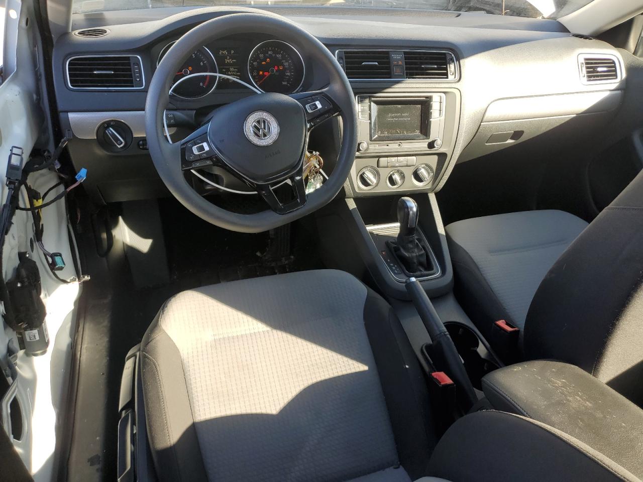 2017 Volkswagen Jetta - Image 8