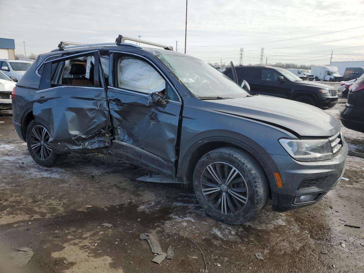 2018 Volkswagen Tiguan - Image 4