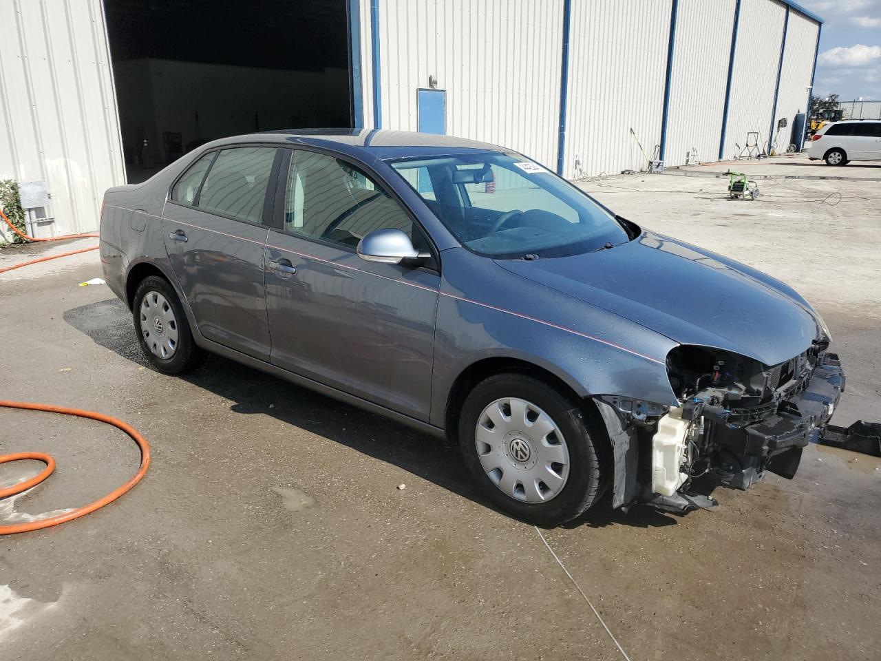 2005 Volkswagen Jetta - Image 4