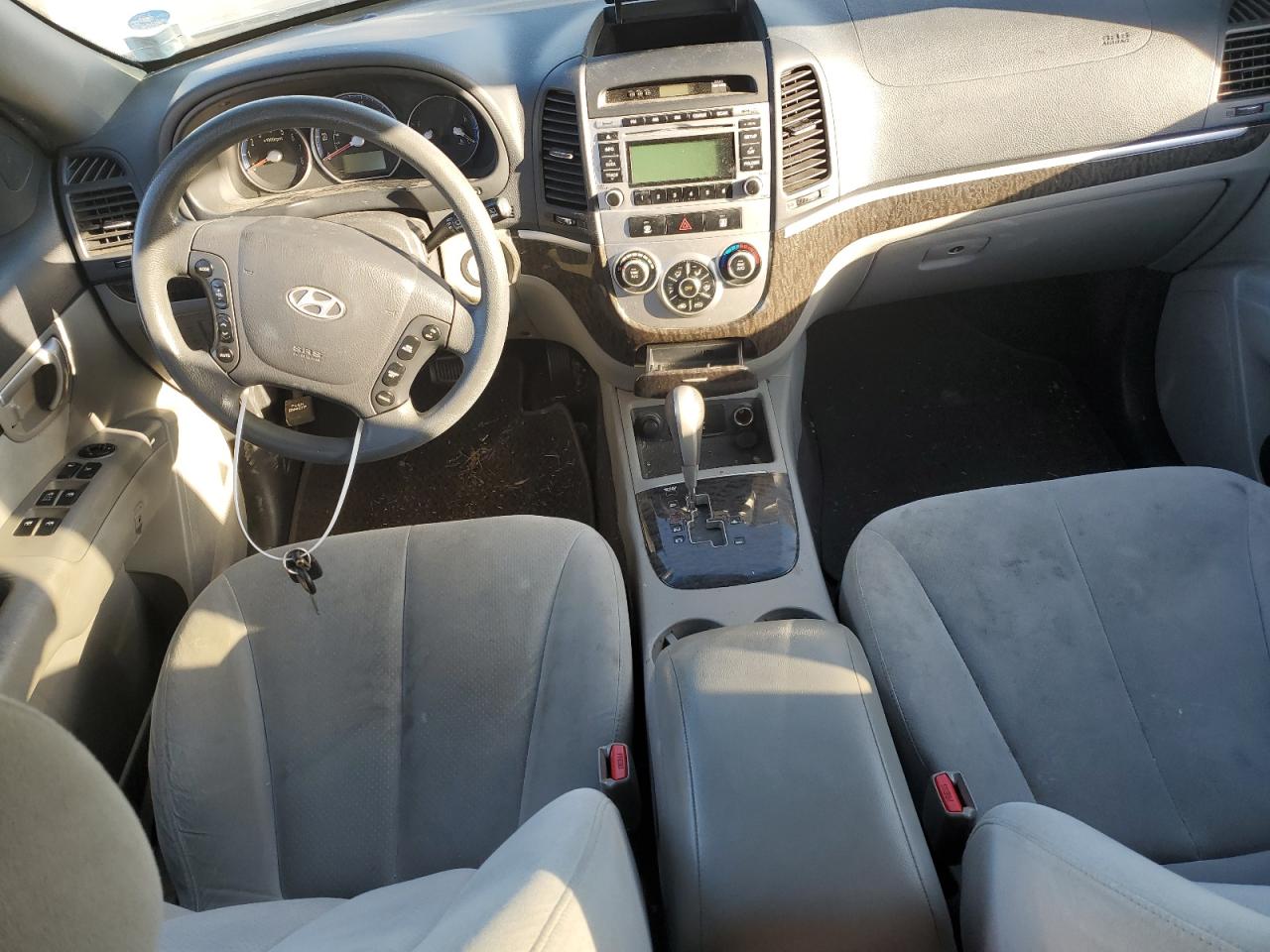 2009 Hyundai Santa Fe - Image 8