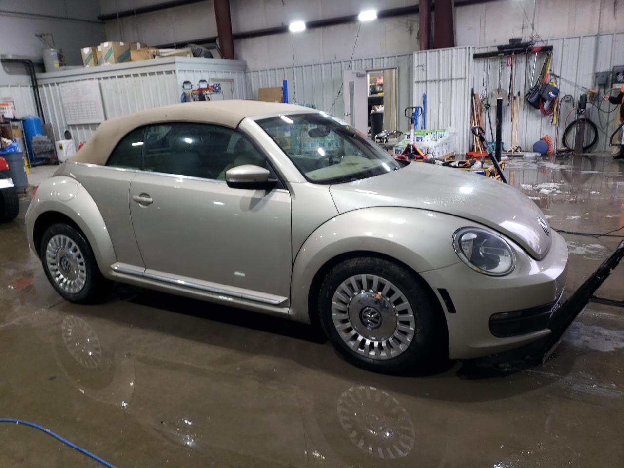 2015 Volkswagen Beetle - Image 4