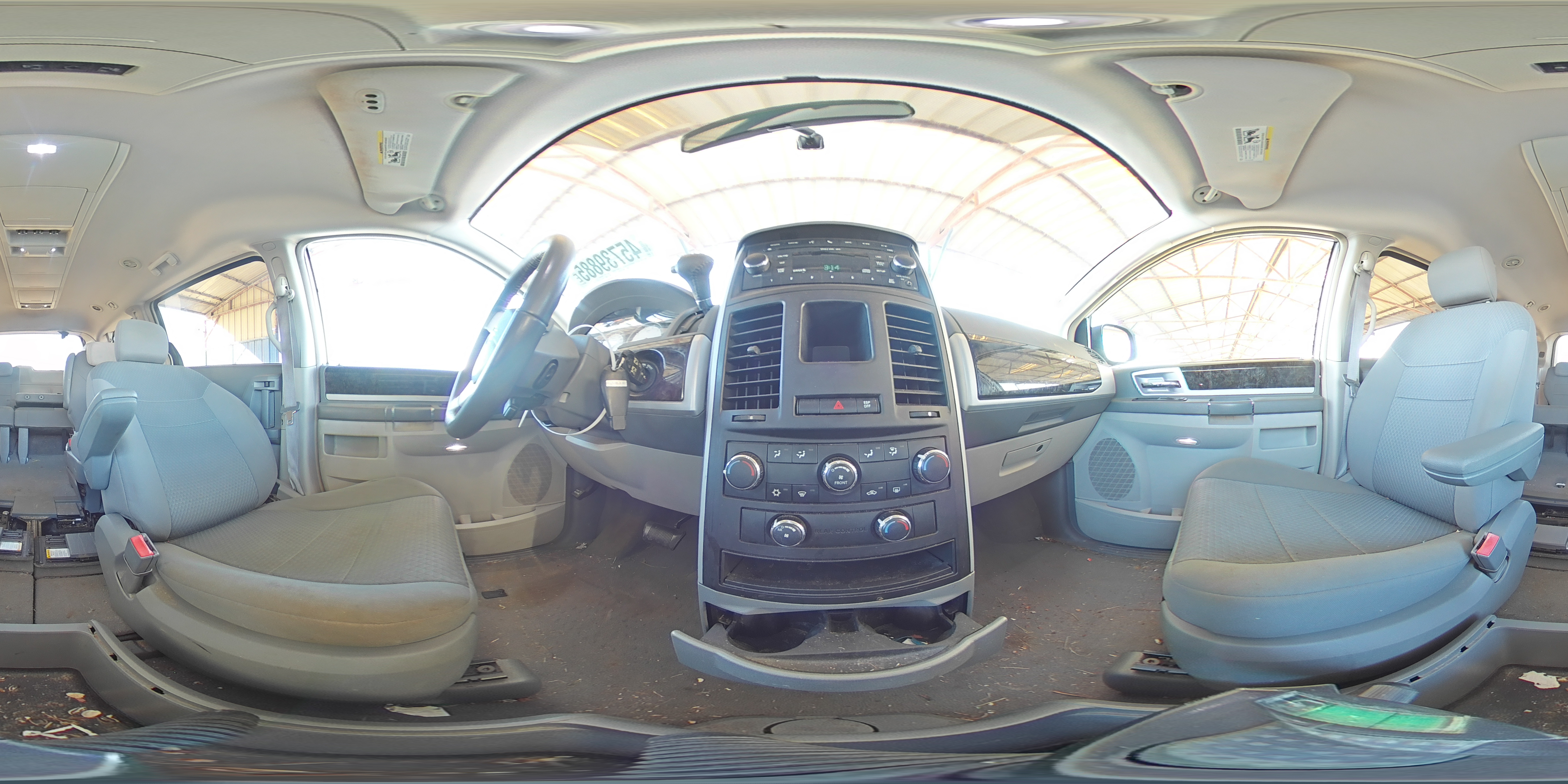 2010 Dodge Caravan - Image 13