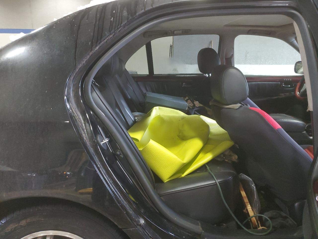 2003 Lexus LS - Image 10