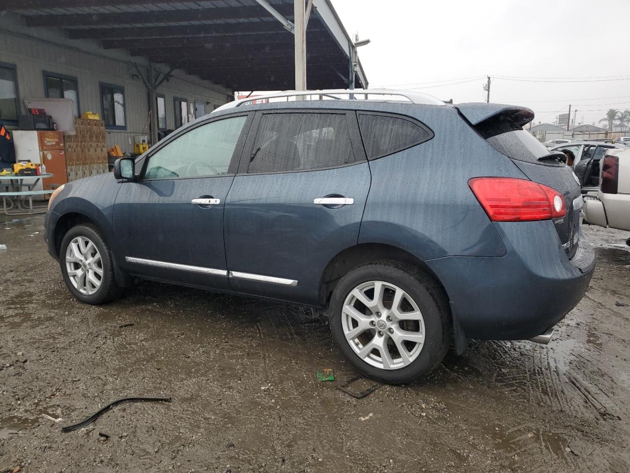 2013 Nissan Rogue - Image 2