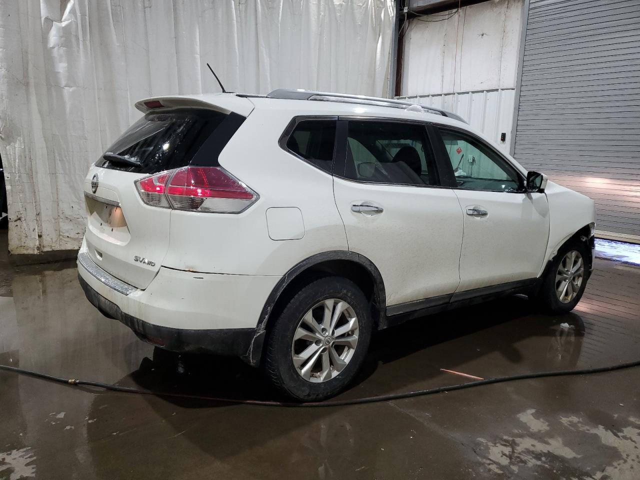 2015 Nissan Rogue - Image 3