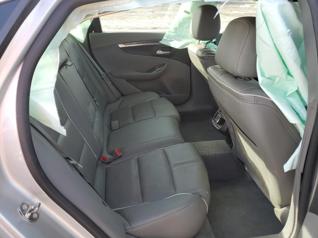2015 Chevrolet Impala - Image 10