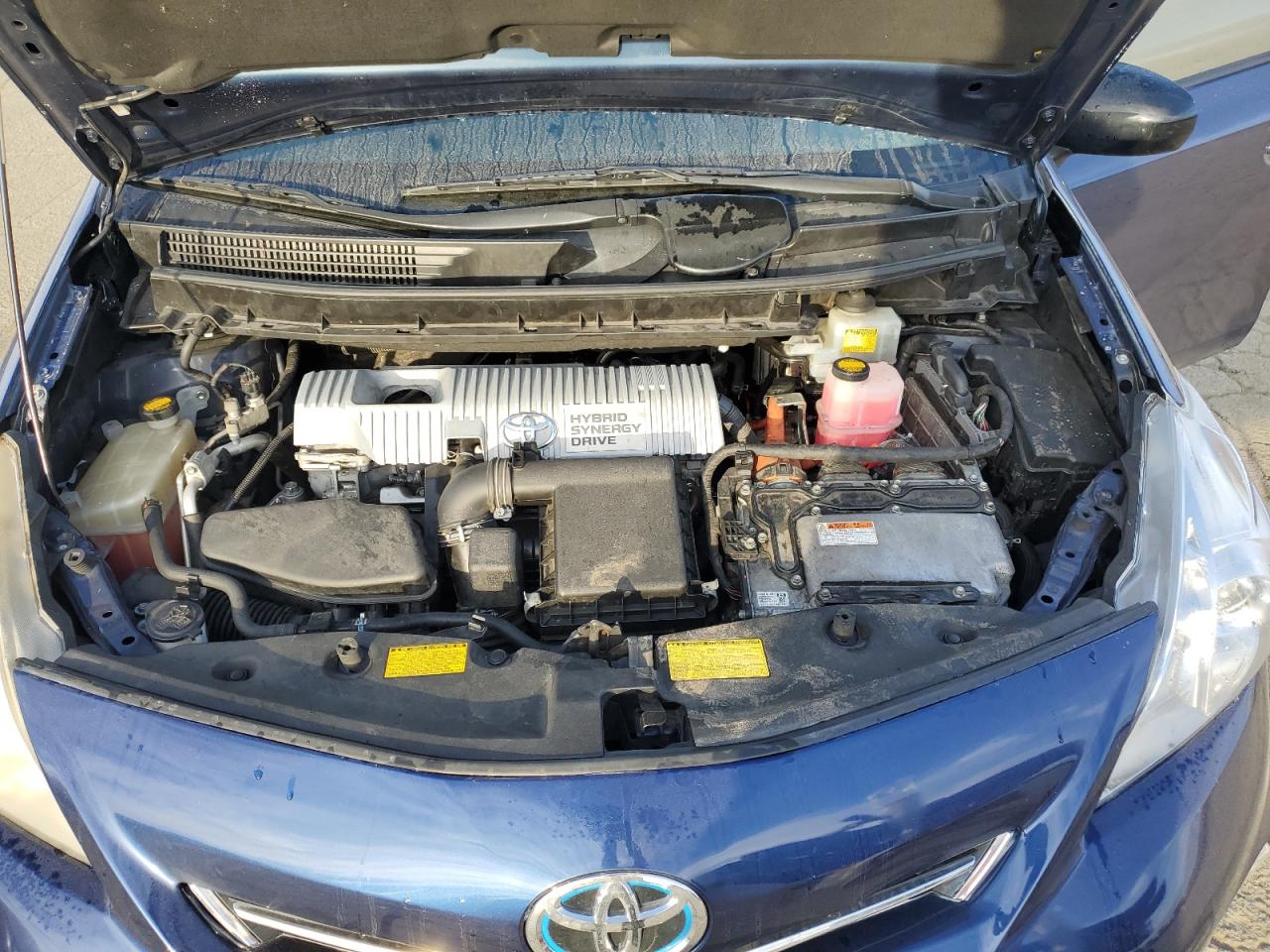 2012 Toyota Prius - Image 12